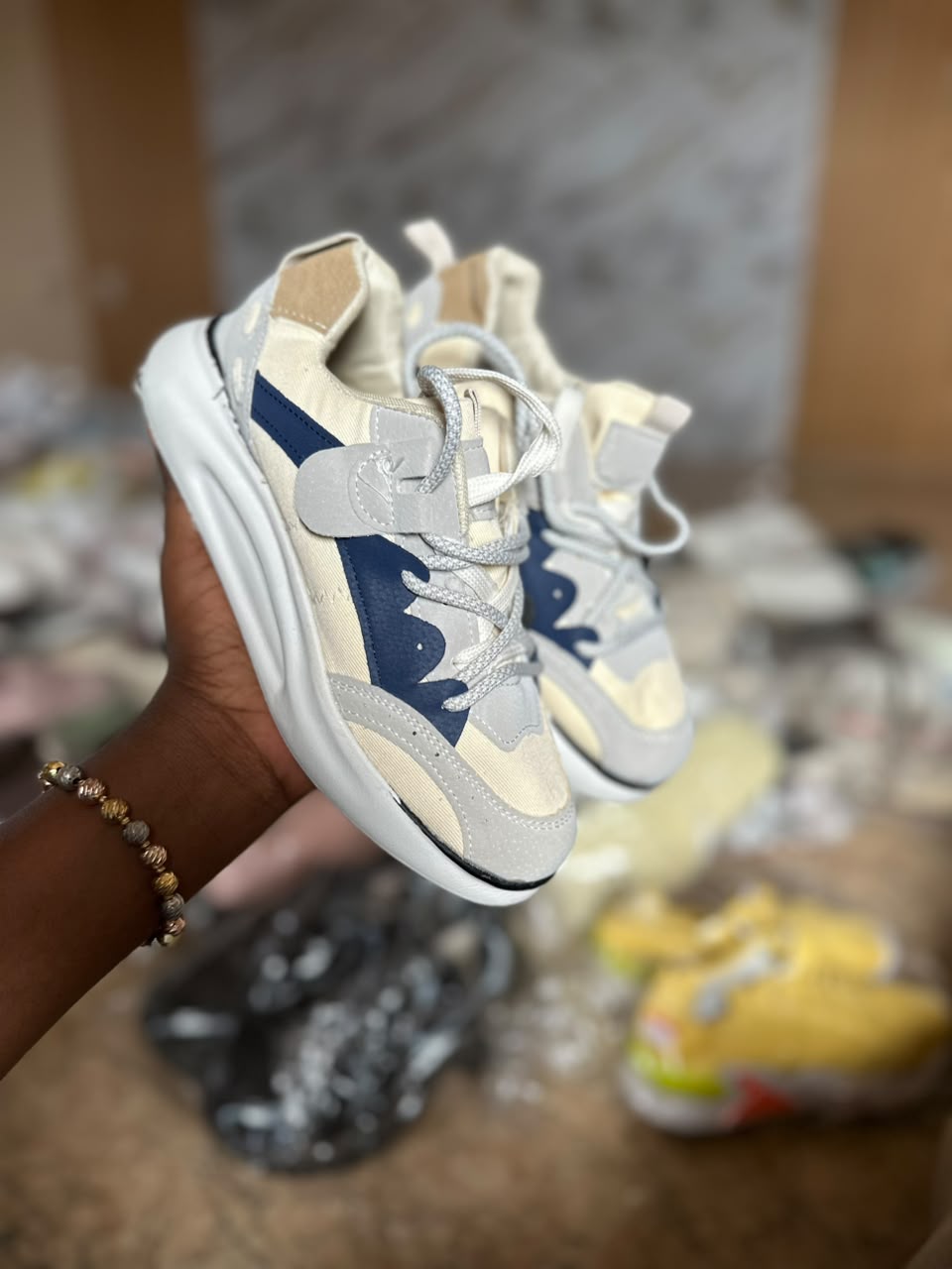 SBS White and Blue Low-Cut Lace-Up sneakers